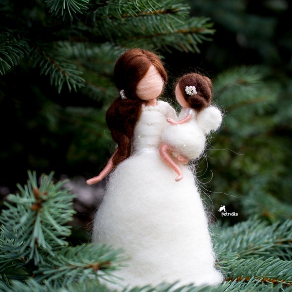 Mother Sculpture, Mother Daughter figurine, Decor gift for her, Christmas gift for mom, Felted Doll, Secret Santa, Gift for women