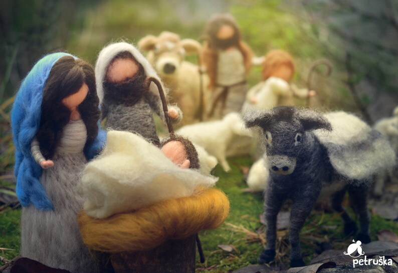 Needle Felted NATIVITY SETS, Holy family and sheep, Size 4.7, Different sets image 7