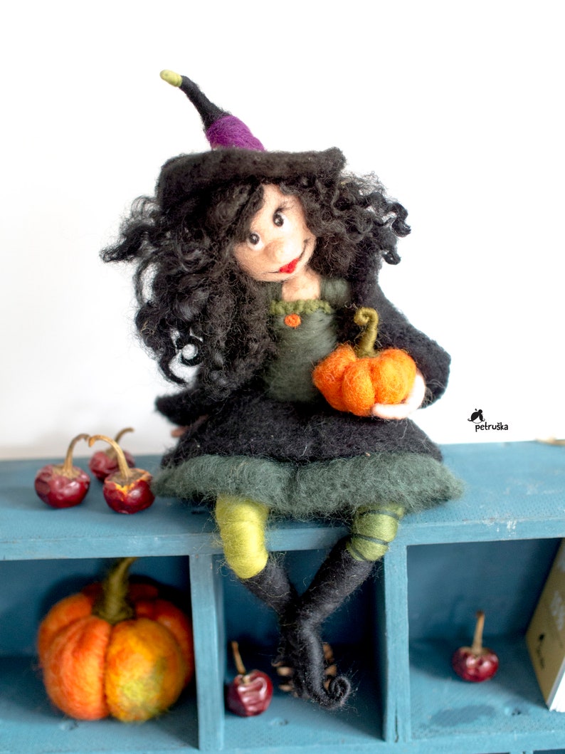 Needle felted Fall Witch Decor, Soft Sculpture Witch, Fall figurine image 9