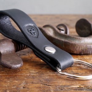 Handmade Black Leather Key Fob: Riveted Keyring