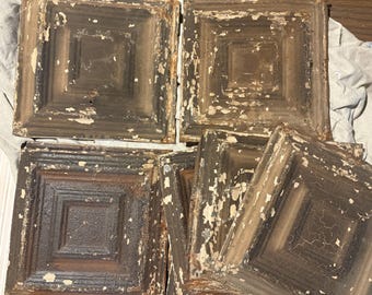 Baldosas de techo de hojalata antiguas - Recuperación arquitectónica - Arte mural rústico de metal reciclado - Pátina auténtica y pintura desconchada - Juego de 8