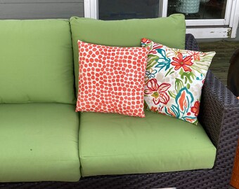 Genevieve Gorder Puff Dotty in koralle