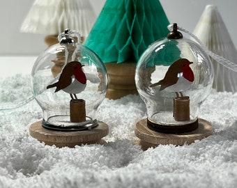 Miniature Robin Glass Globe Decoration