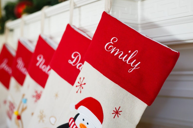 Bas de Noël décoratifs pour les fêtes, décoration de Noël pour chien, chaussettes personnalisées, Noël de la ferme, maison rouge image 5