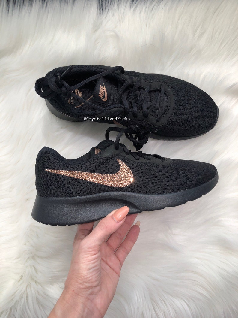 nike tanjun femme noir et rose