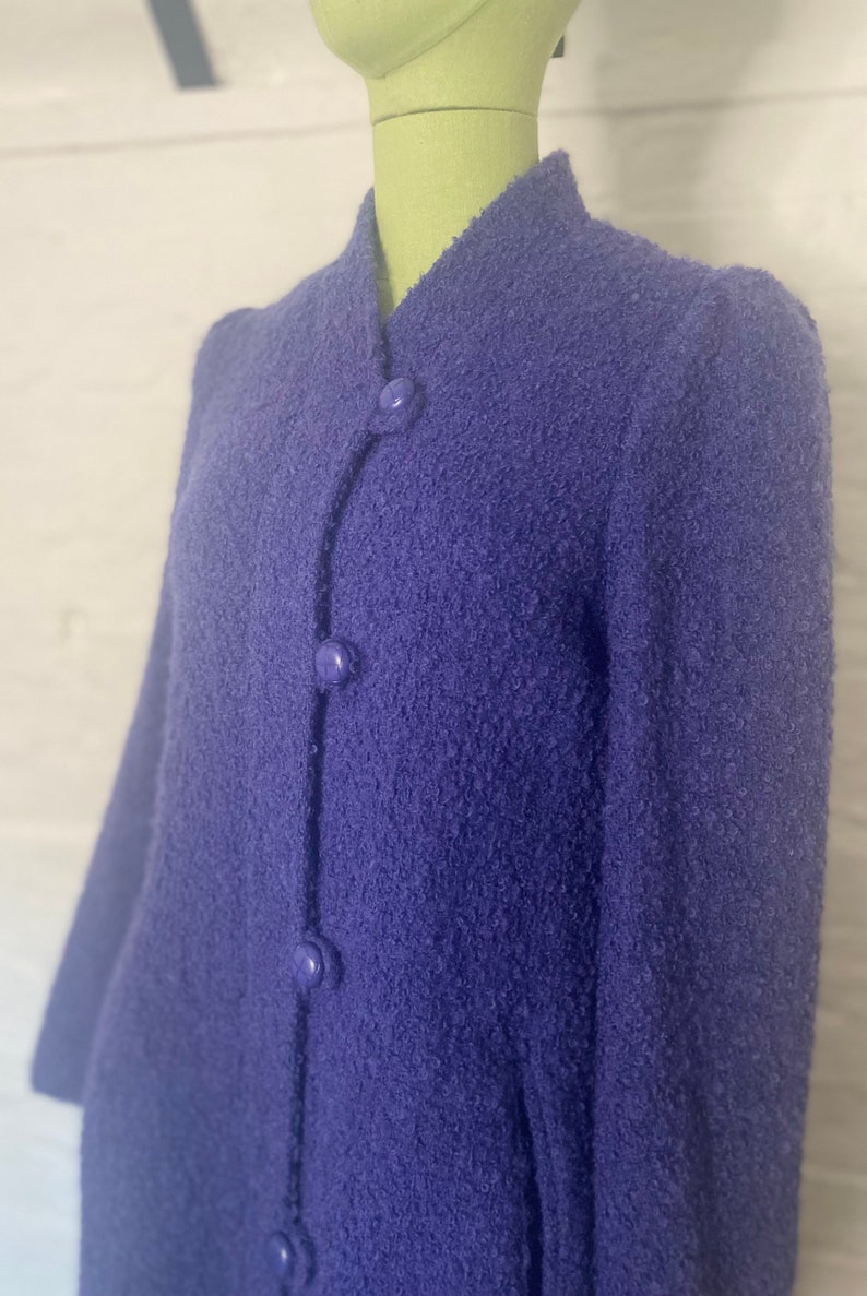 70s Vibrant Mauve Boucle Fitted Coat imagem 1