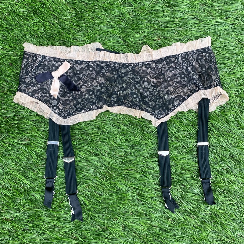 Maitresse Black Suspender Belt