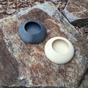 Round Mealworm Dishes - 2 Pack - Basic Colors