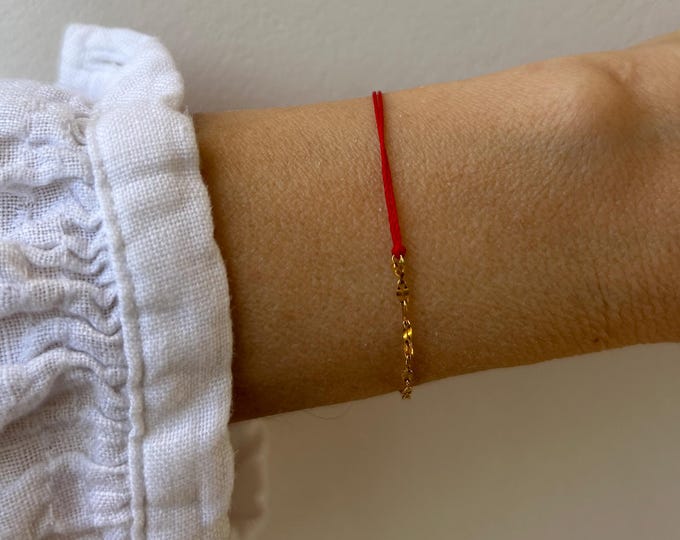 Red String Bracelet. Chain and cord  Bracelet