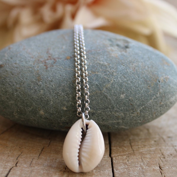 Mens necklace.Shell necklace. Mens cowrie necklace. Mens  shell necklace. Surfer necklace.  Beach necklace. Stainless steel chain necklace.