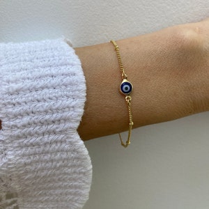 Evil eye bracelet. Gold filled evil eye bracelet. Gold fill evil eye.  Greek mati. Blue evil eye.  Gold evil eye. Protection bracelet.