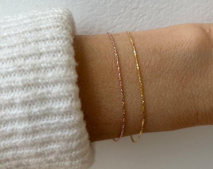 Minimalist bracelet. Thin chain bracelet.  Dainty gold filled chain bracelet. Gold filled cardano bracelet.  Skinny bracelet.