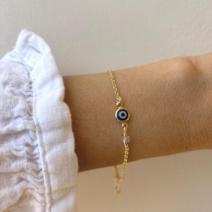 Evil eye and birthstone bracelet - Gold filled evil eye bracelet. Birthstone bracelet. Evil eye and gemstone bracelet. Bridesmaid gift