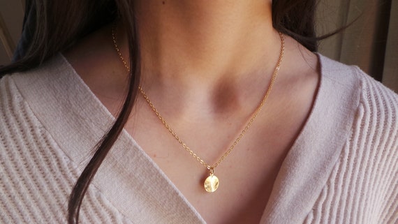 Hammered disc necklace. Gold disc layering necklace. Gold filled hammered disc necklace. Minimalist necklace.