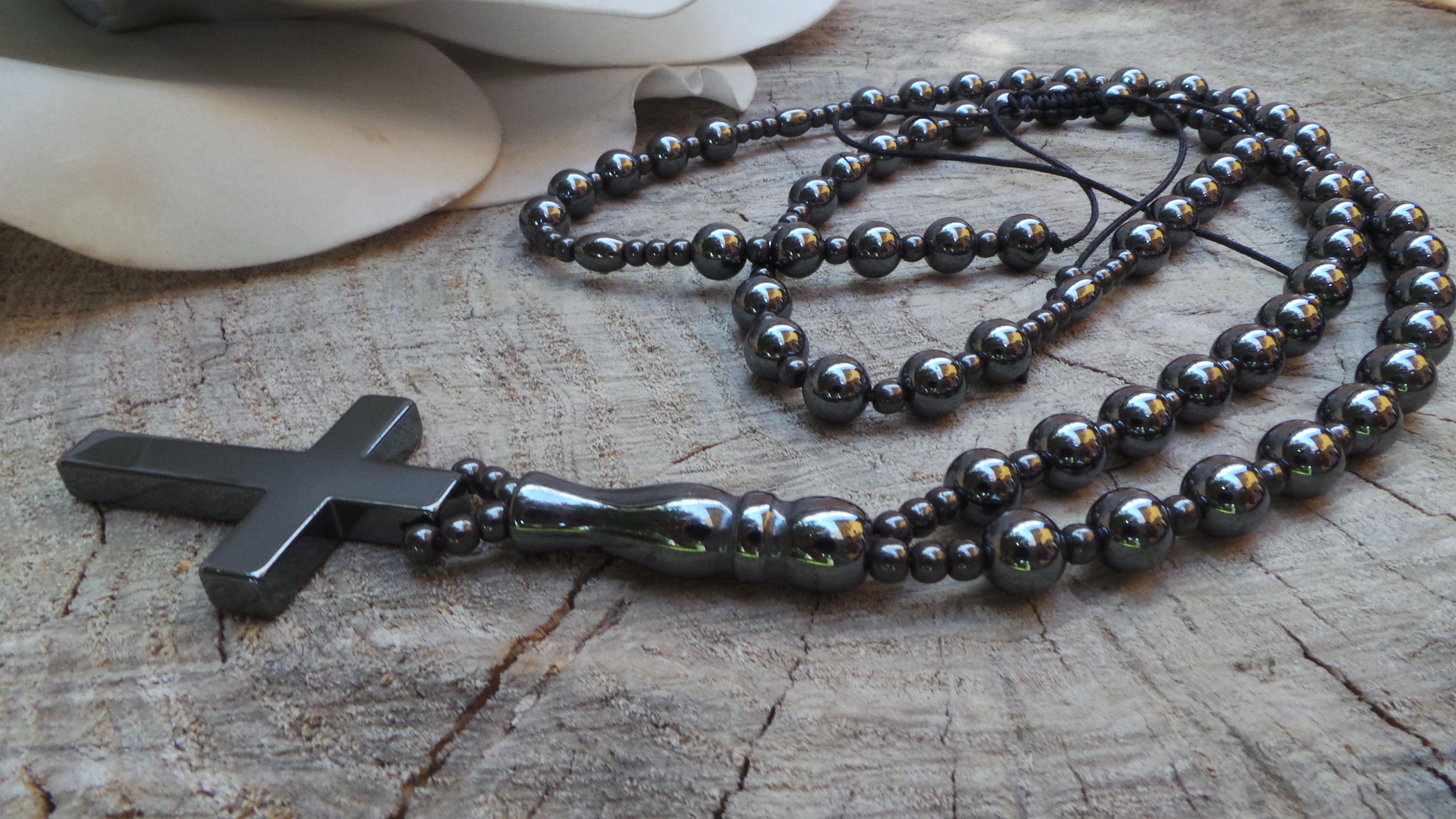 Thin necklace for man with hematite and tanzanite stones - JoyElly