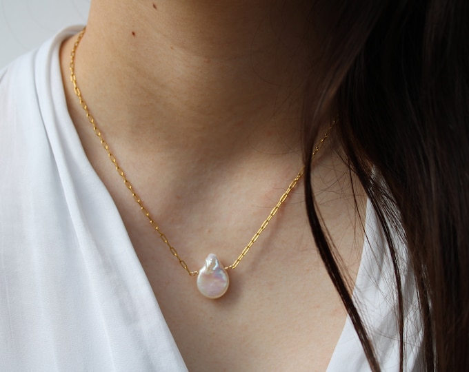 Keshi pearl necklace. Freshwater pearl necklace.  Single pearl necklace. Bridesmaid necklace. Paper clip chain. Gold, silver chain.