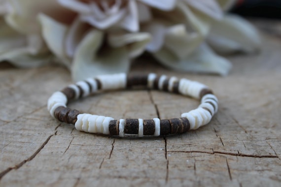 Mens beaded stretch bracelet. Coconut and shell heishi bracelet. Surfer style bracelet.