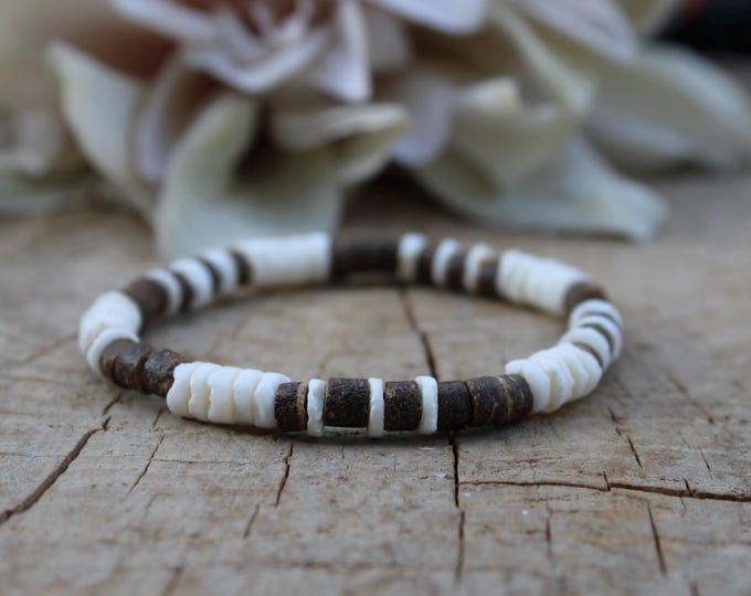 Mens beaded stretch bracelet. Coconut and shell heishi bracelet. Surfer style bracelet.