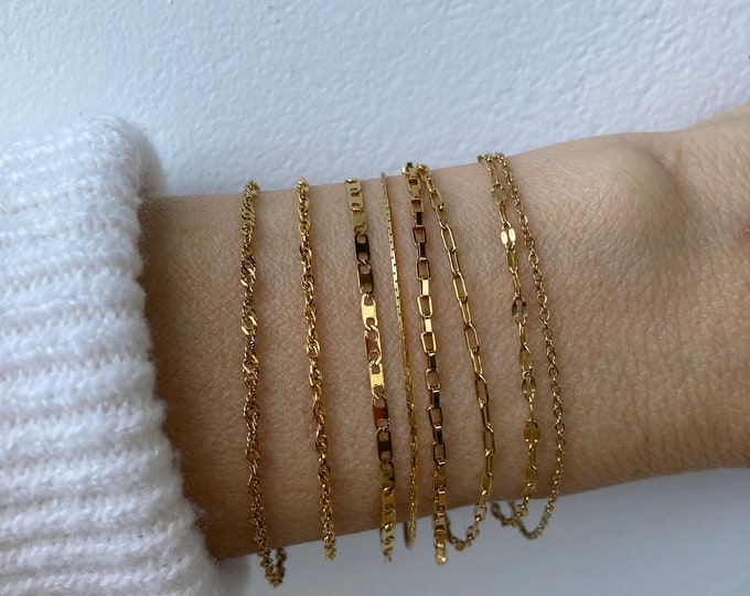 Minimalist bracelet. Dainty chain bracelet. Gold, silver stainless steel.