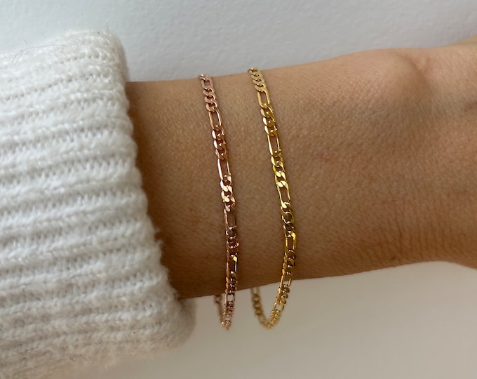 Dainty 18k Gold Filled Figaro Chain Bracelet. Minimalist bracelet.