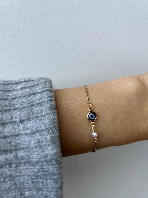 Gold Filled Evil Eye Bracelet. Greek Mati bracelet.  Freshwater Pearl bracelet. Gold, silver stainless steel chain.