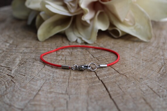 Mens simple red string bracelet. Red string of fate bracelet for men. Kabbalah Protection bracelet.