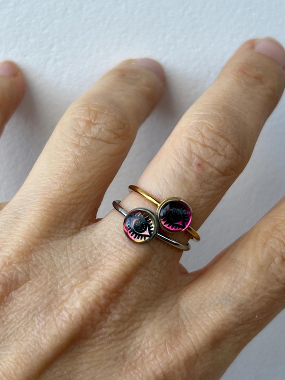 Adjustable Stainless Steel Evil Eye Ring with Color Changing Charm. Gold, silver