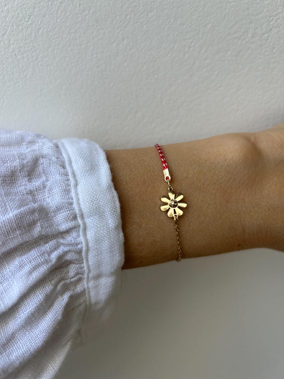 March bracelet. Greek March bracelet. Martis bracelet. Protection bracelet. Red and white string bracelet.