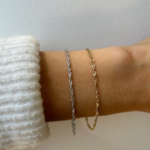 Minimalist bracelet. Dainty chain bracelet. Gold/silver chain bracelet. Singapore twist bracelet. Layering bracelet.
