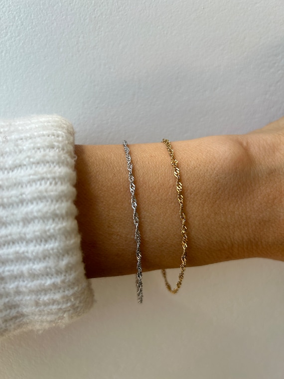 Minimalist bracelet. Dainty chain bracelet. Gold/silver chain bracelet. Singapore twist bracelet. Layering bracelet.