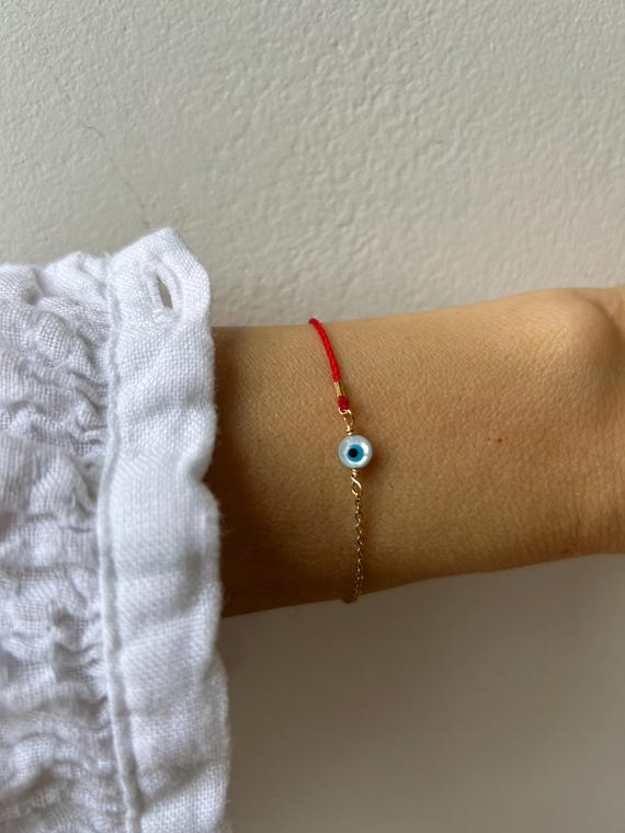 Evil eye and red string bracelet. Gold, silver, rose gold chain. Protection bracelet.