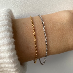 Minimalist bracelet. Dainty chain bracelet. Gold/silver chain bracelet. Thin chain bracelet. Skinny bracelet. Layering bracelet. image 10