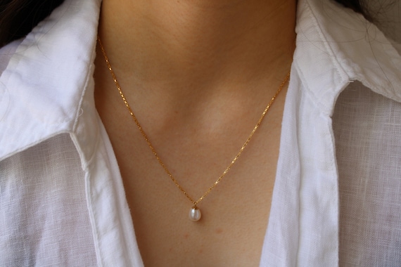 Pearl necklace. Gold filled pearl necklace. Box chain necklace.  Single pearl necklace. Bridal necklace. June birthstone.