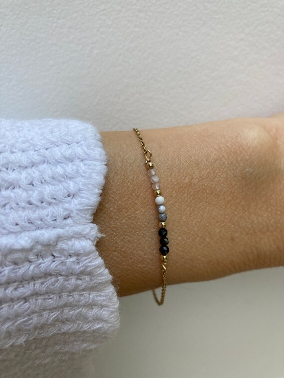 Black tourmaline, howlite and rose quartz bracelet. Howlite bracelet Dainty gemstone bracelet.  Anti anxiety, empath protection,