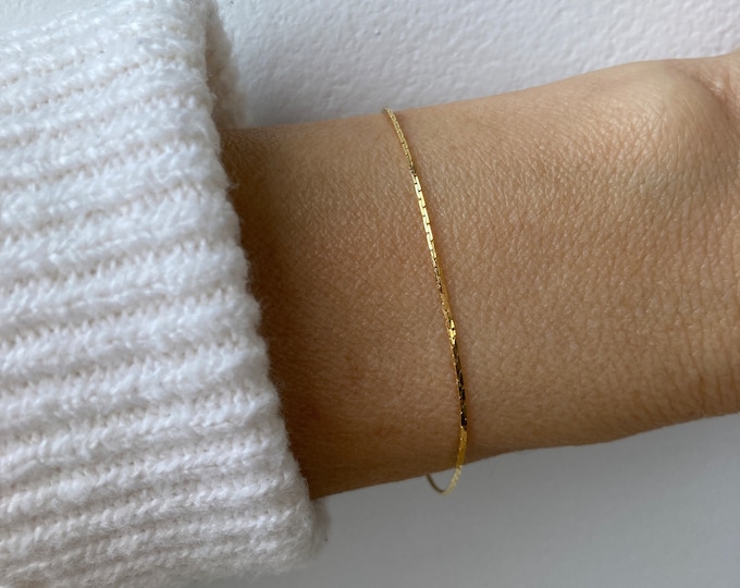 Dainty Gold Filled Snake Chain Bracelet. Minimalist Style. Skinny bracelet.
