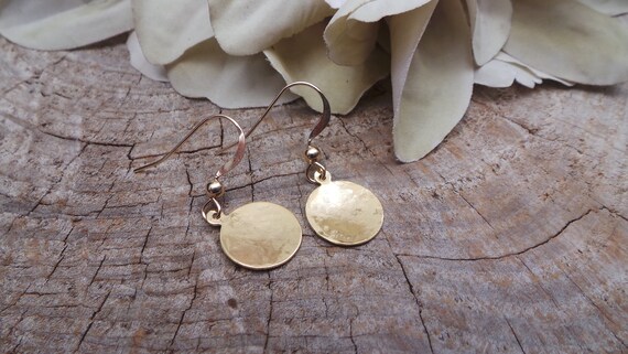 Hammered disc earrings. Gold drop earrings. Gold filled hammered disc earrings. Minimalist dangle earrings.