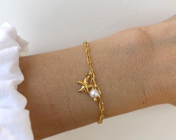 Gold Filled pearl and starfish charm bracelet.  Paperclip Chain. Ocean theme.