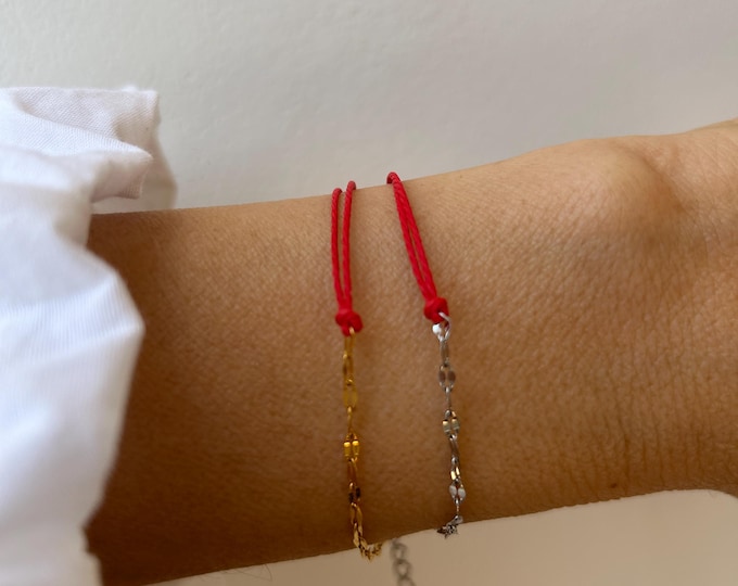 Red String Bracelet. Chain and cord  Bracelet