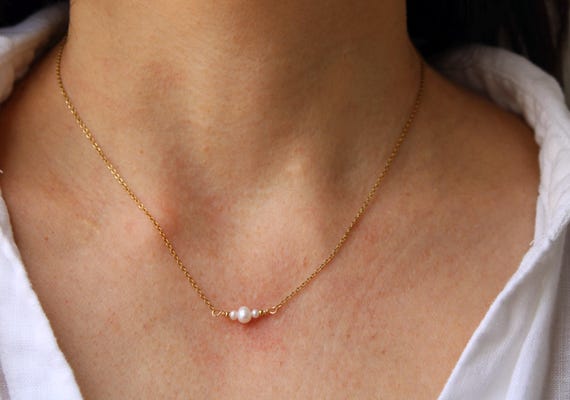 Dainty pearl choker necklace.  Pearl necklace.  Bridal necklace. June birthstone. Gold, rose gold, silver chain