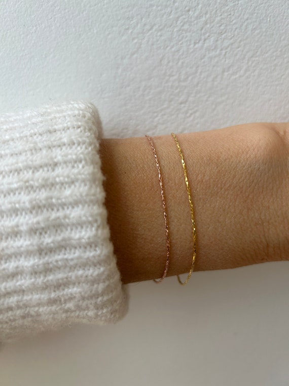 Minimalist bracelet. Thin chain bracelet.  Dainty gold filled chain bracelet. Gold filled cardano bracelet.  Skinny bracelet.