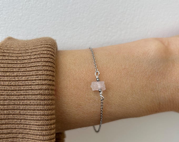 Dainty rose quartz bracelet.  Raw clear quartz nugget. Heart stone. Gold, silver, rose gold chain