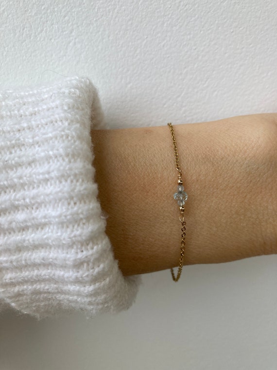 Aquamarine bracelet. Minimalist bracelet. March birthstone bracelet. Gold, rose gold, silver chain.