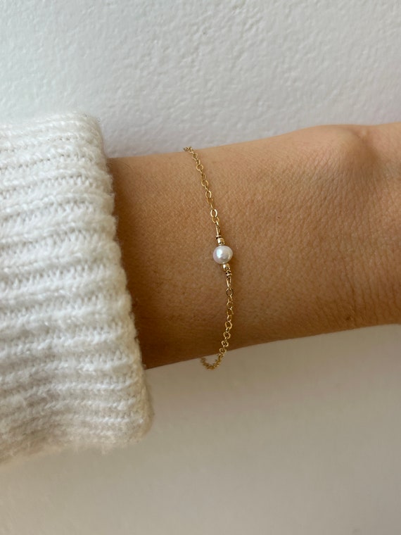 Dainty pearl bracelet. Tiny pearl bracelet. 14k gold filled pearl bracelet. Sterling silver pearl bracelet.  Wedding Jewelry.