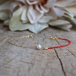 Red String Armband: Sterling Silber, Gold Fill, Geburtsstein, Perle