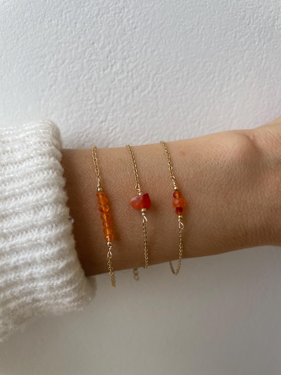 Carnelian bracelet. Raw carnelian bracelet. Crystal healing bracelet. Gold, silver, rose gold chain. Positivity, vitality, optimism