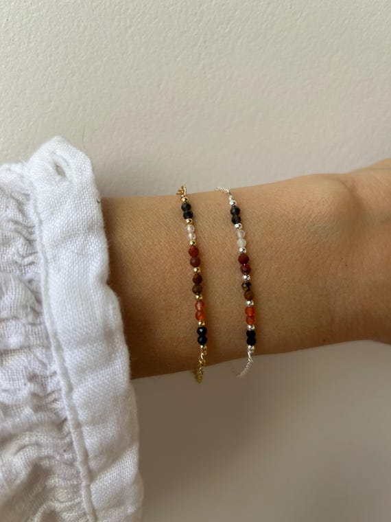 Black tourmaline, carnelian, tiger's eye, red jasper, moonstone and black sheen obsidian gemstone bracelet.Protection and grounding bracelet