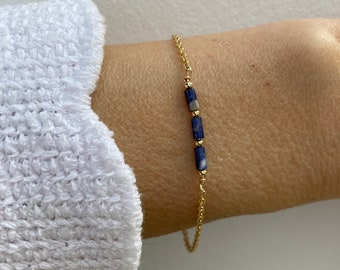 Sodalite bracelet.  Dainty sodalite chain bracelet. Gold filled/ sterling silver. Healing crystal bracelet.