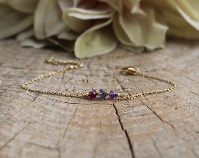 Iolite, amethyst and garnet bracelet. Gemstone bracelet,  Crystal healing bracelet. Gold, silver, rose gold