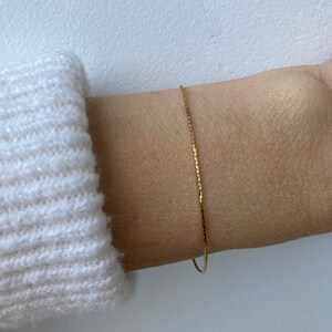 Minimalist bracelet. Dainty chain bracelet. Gold/silver chain bracelet. Thin chain bracelet. Skinny bracelet. Layering bracelet. Snake chain