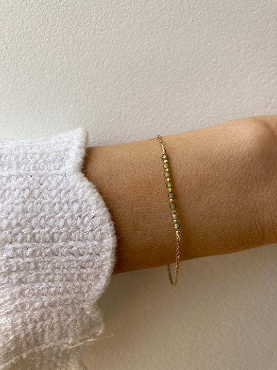 Green jade bracelet. Dainty beaded jade  bracelet. Tiny gemstone bracelet. Gold, silver, rose gold chain.